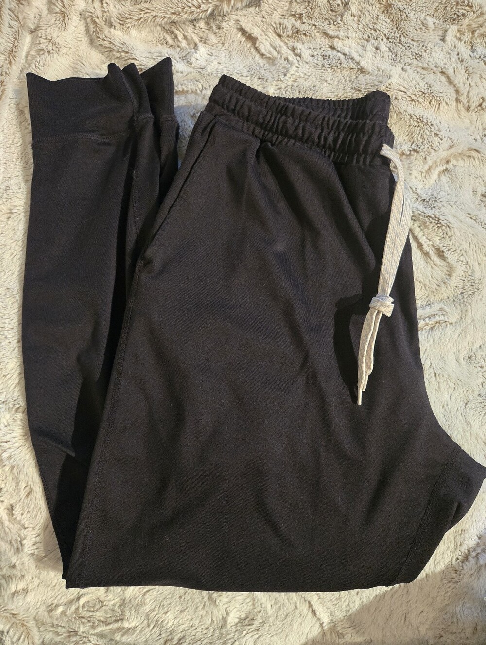 Vuori Women's Sunday Performance Jogger Pants Black [Medium] Athleisure Soft